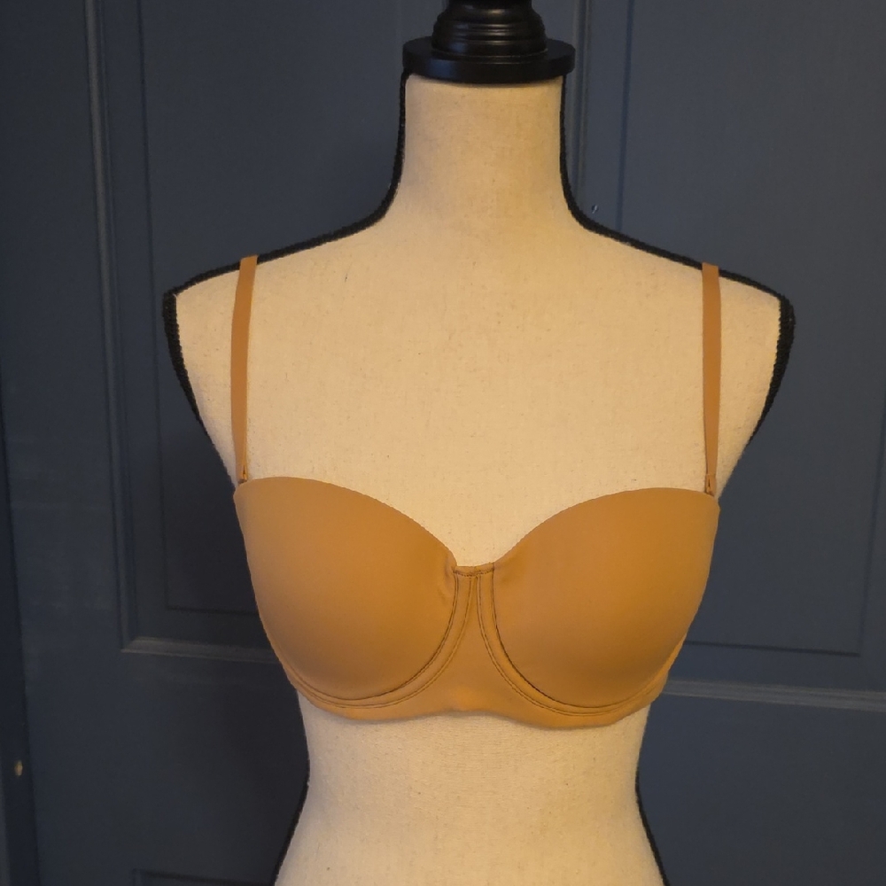 NWT SKIMS Convertible Strapless Bra in Tan Lined Or Lightly Padded 38A Or 36B